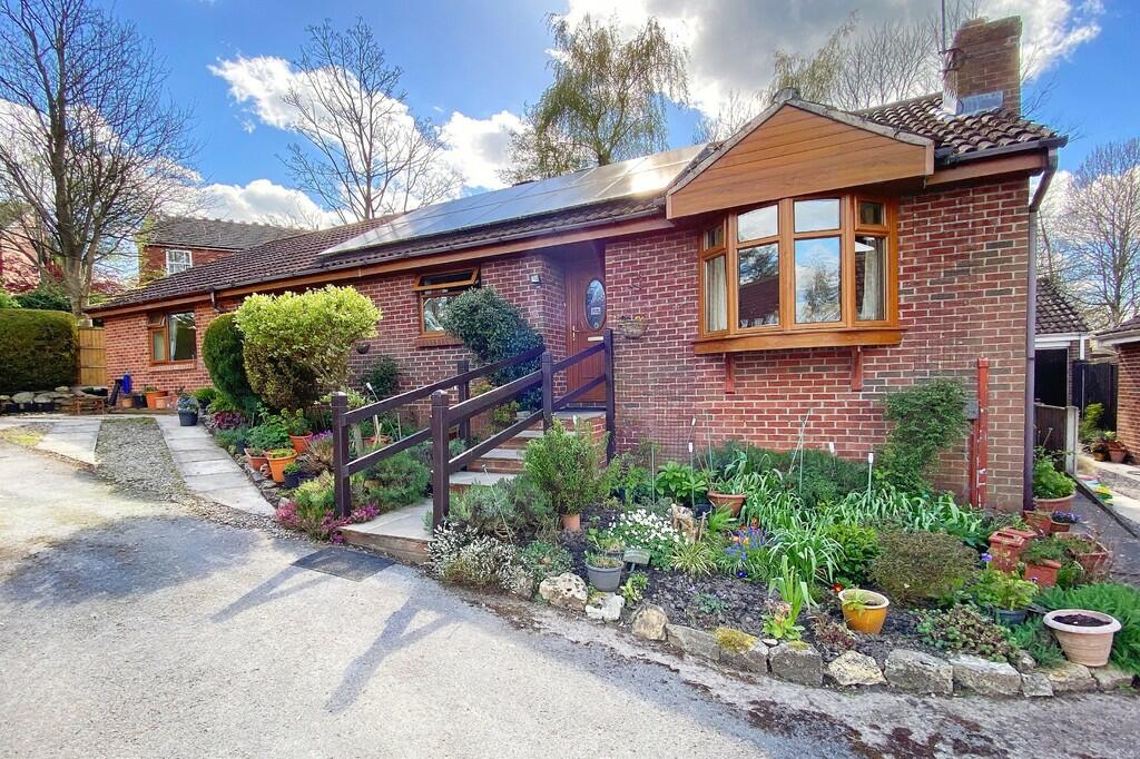 4 bedroom detached bungalow for sale in Yarrow Drive, Harrogate, HG3