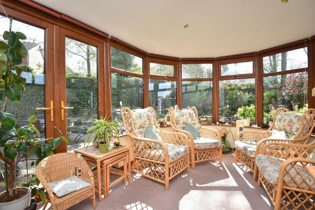 4 bedroom detached bungalow for sale in Yarrow Drive, Harrogate, HG3