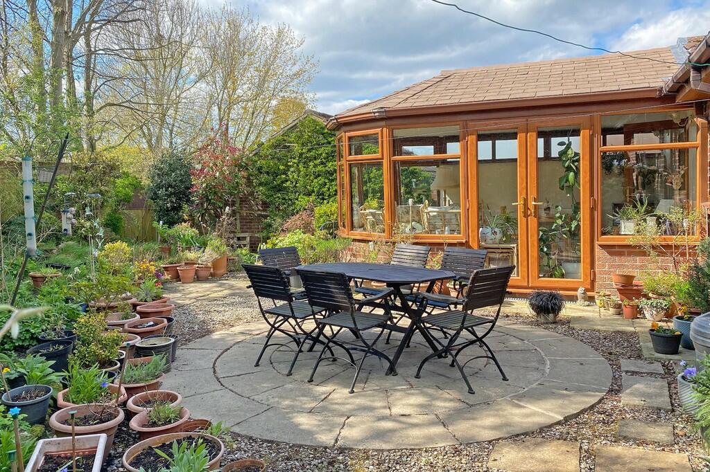 4 bedroom detached bungalow for sale in Yarrow Drive, Harrogate, HG3