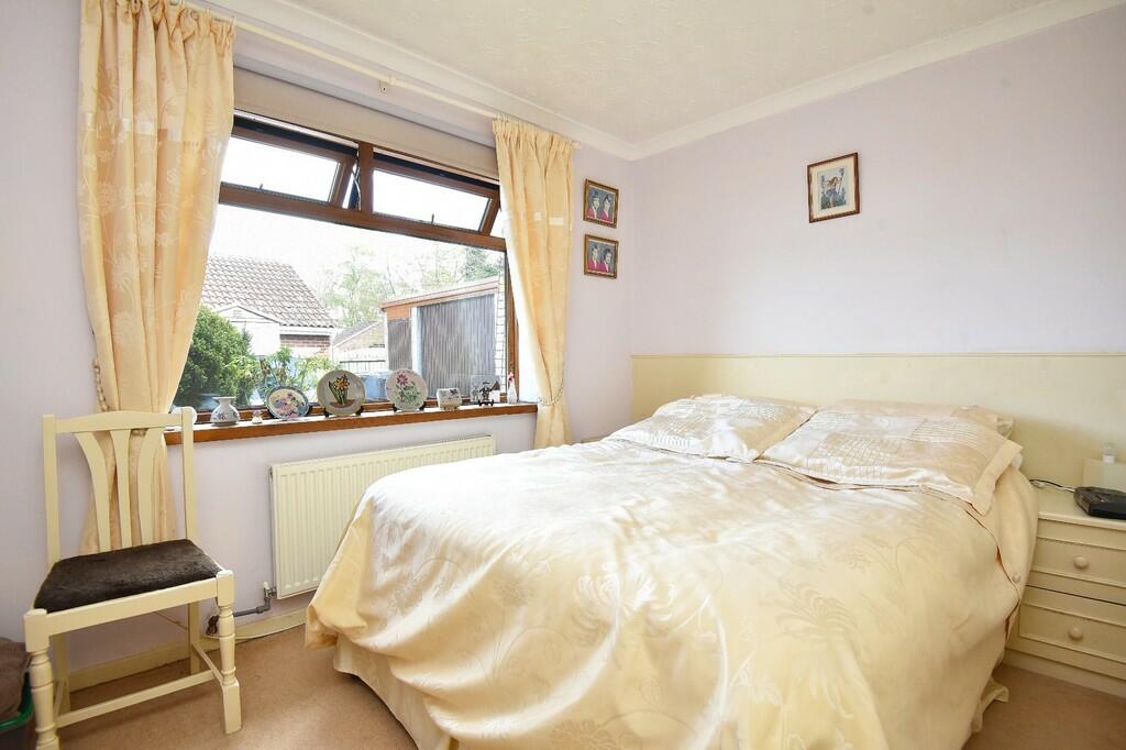 4 bedroom detached bungalow for sale in Yarrow Drive, Harrogate, HG3