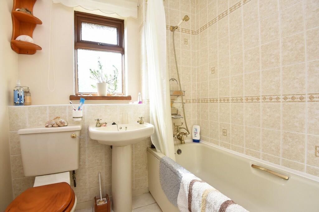 4 bedroom detached bungalow for sale in Yarrow Drive, Harrogate, HG3