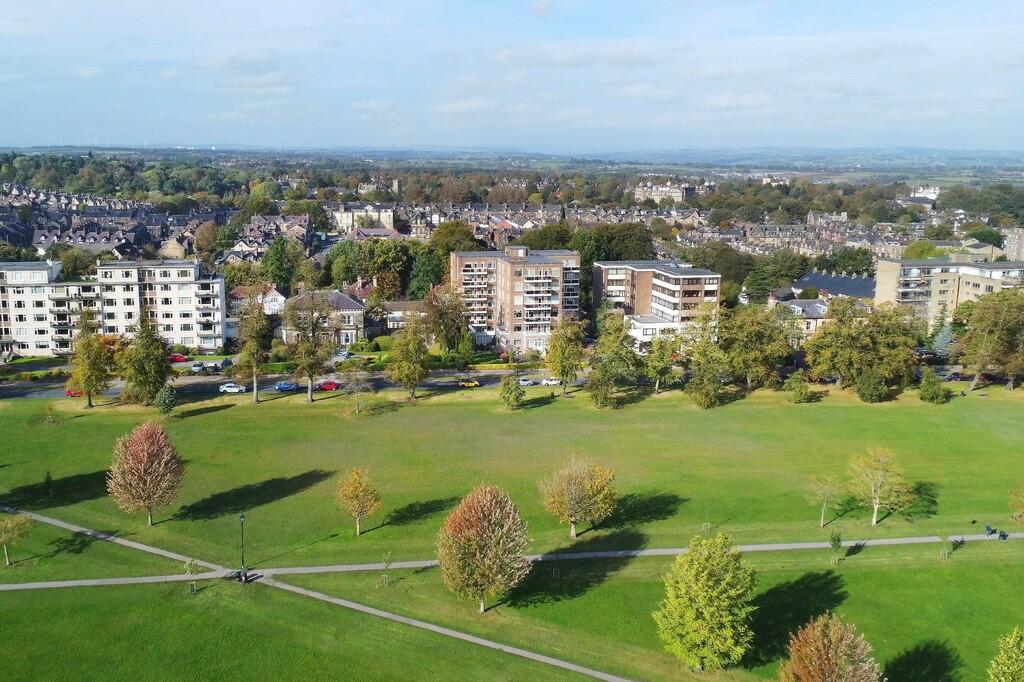 3 bedroom apartment for sale in Beech Grove, Harrogate, HG2