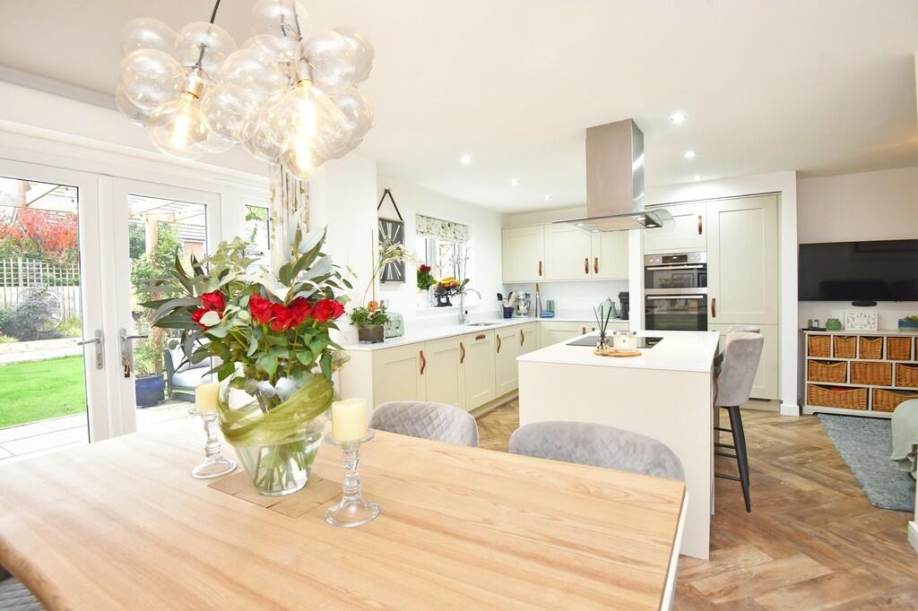4 bedroom detached house for sale in St Walk, Harrogate, HG2