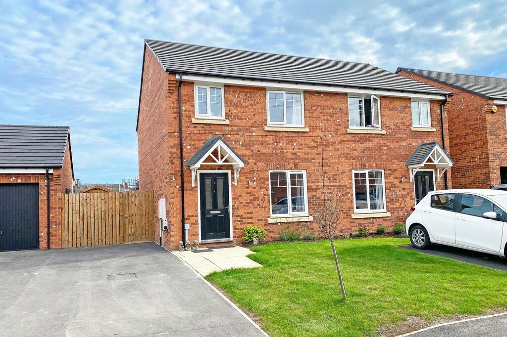 3 bedroom semidetached house for sale in Pastern Road, Langthorpe, Boroughbridge, YO51