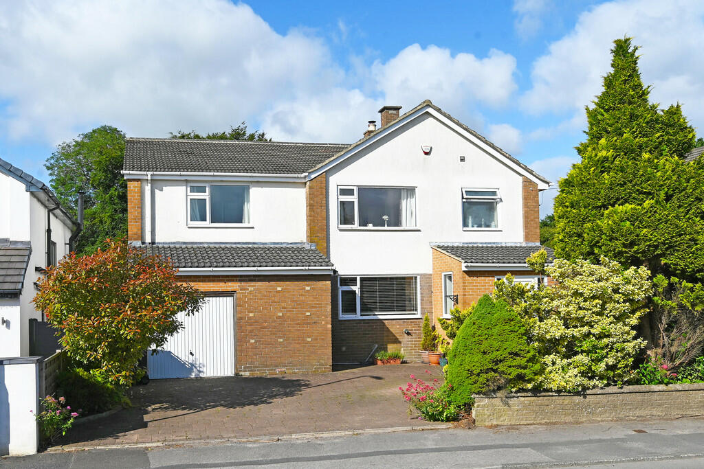 5 bedroom detached house for sale in Beckwith Road, Harrogate, HG2