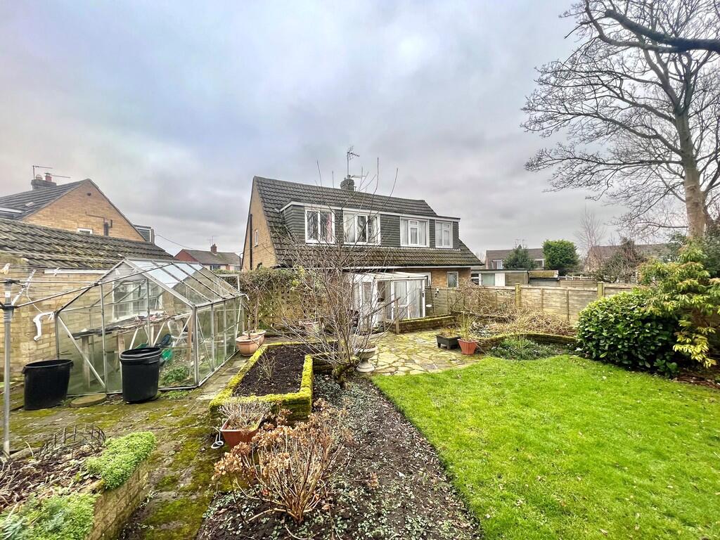 3 bedroom semi-detached house