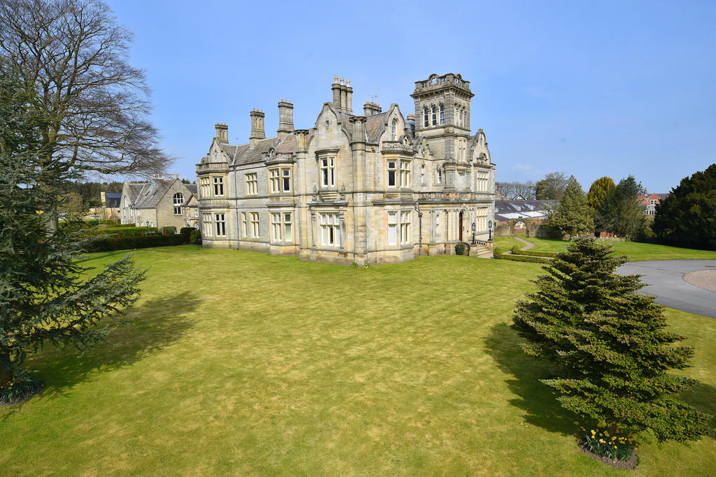 2 bedroom apartment for sale in Mansion House, Moor Park, Beckwithshaw, HG3