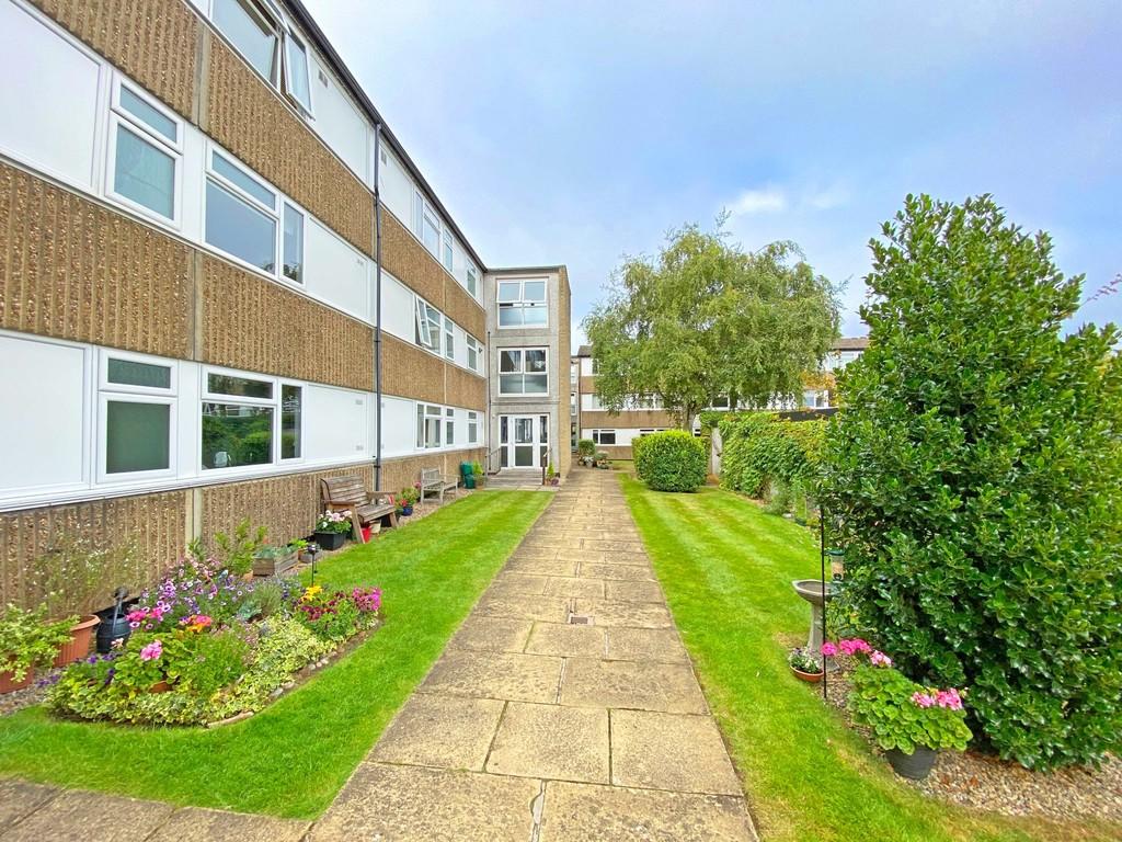 2 bedroom apartment for sale in Beechwood Court, Queen's Road