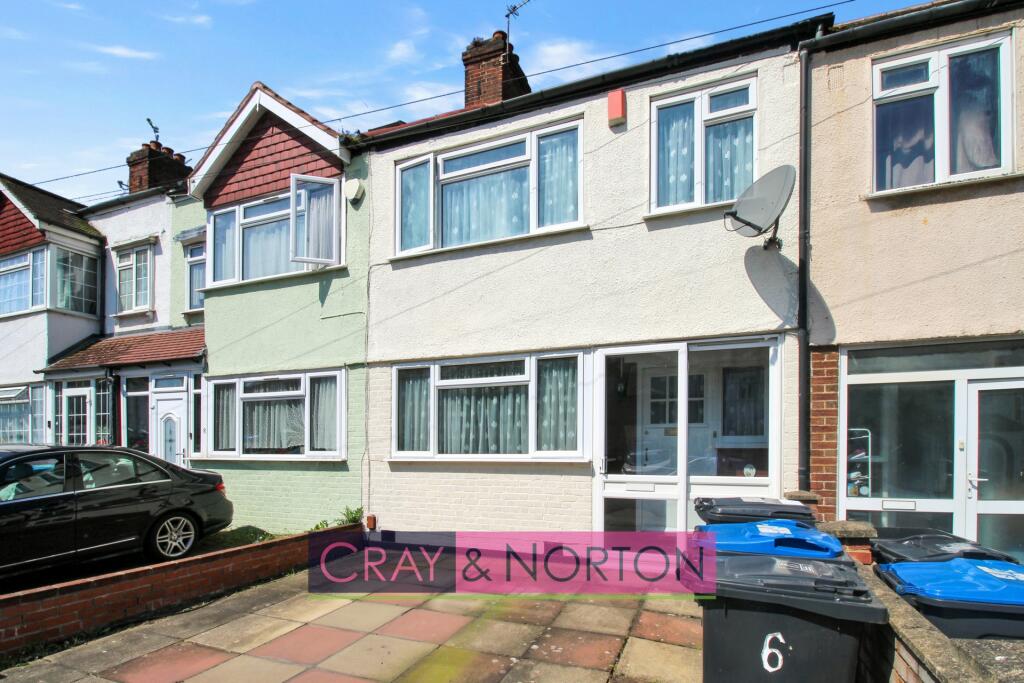 3 bedroom terraced house for sale in Ockley Road, Croydon, CR0