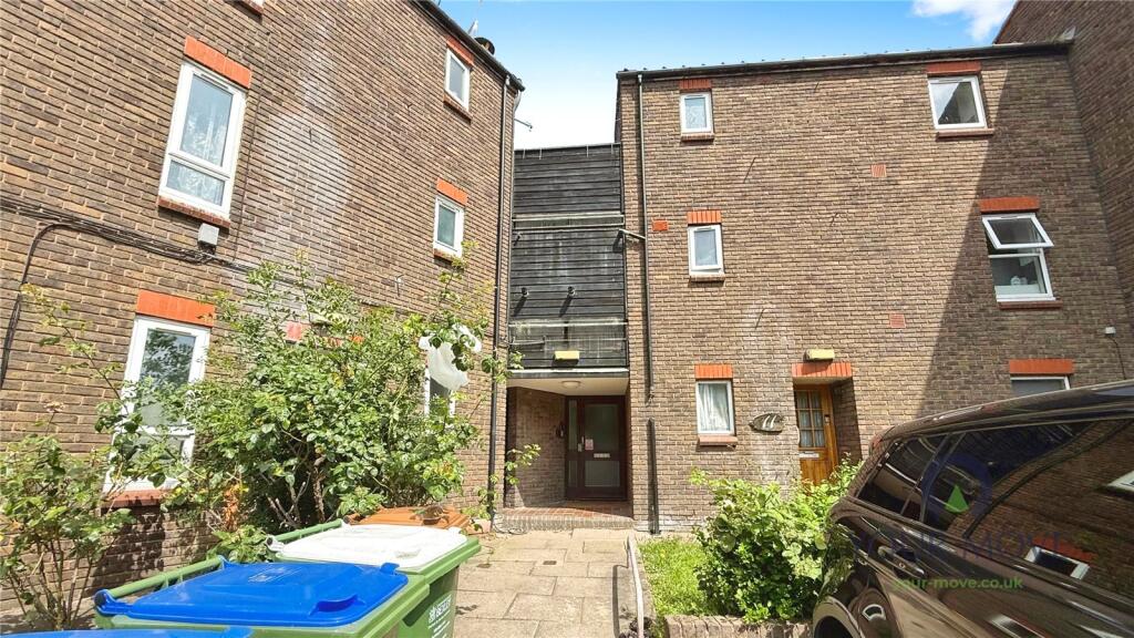 Main image of property: Glimpsing Green, Erith, DA18