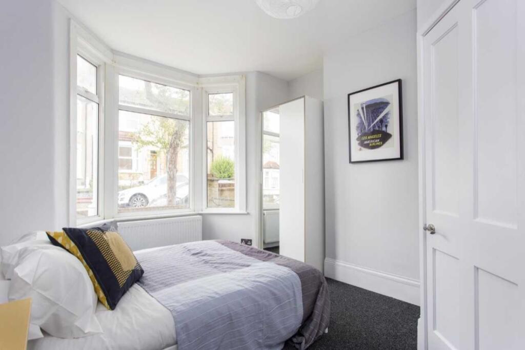 Main image of property: Shieldhall Street, London, SE2