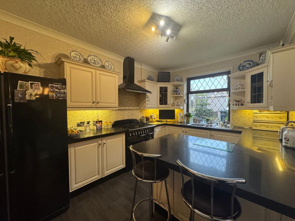 Additional property image - Chapeltown Road, Bromley Cross, BL7