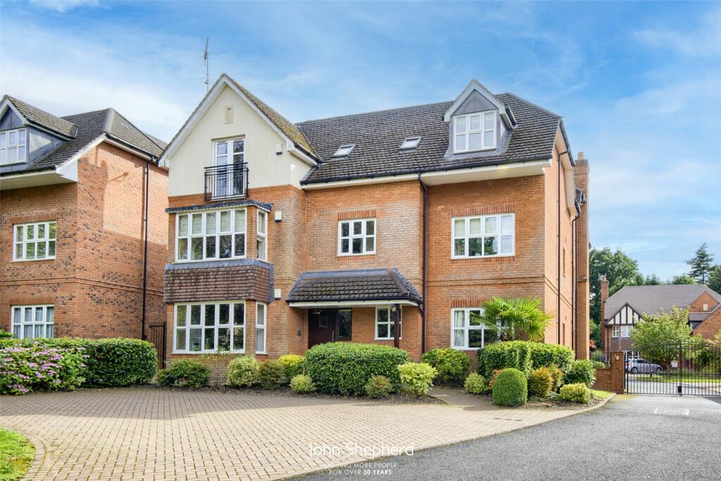 Main image of property: Warwick Manor, Solihull, West Midlands, B91