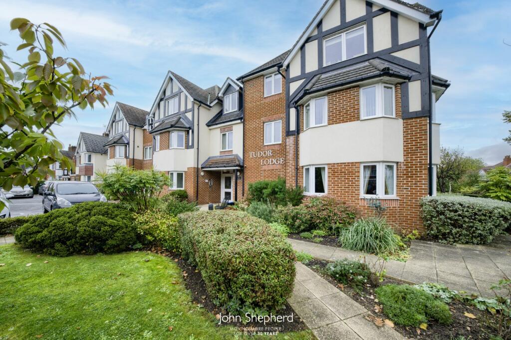 1 bedroom retirement property for sale in Warwick Road, Solihull, West Midlands, B92