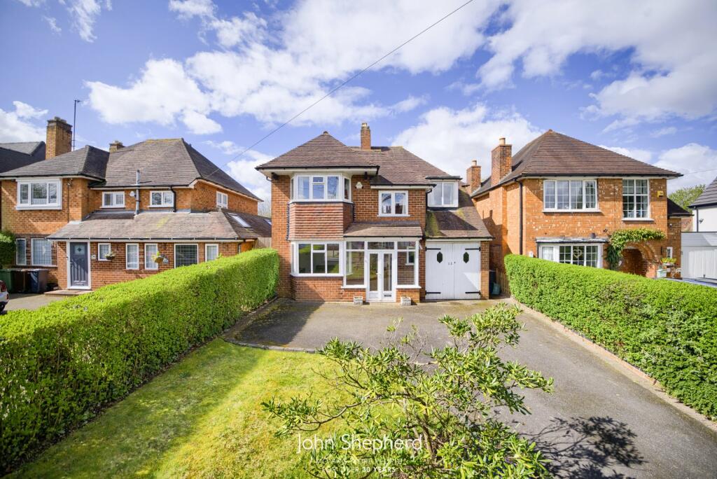 4 bedroom detached house for sale in Widney Manor Road, Solihull, West Midlands, B91