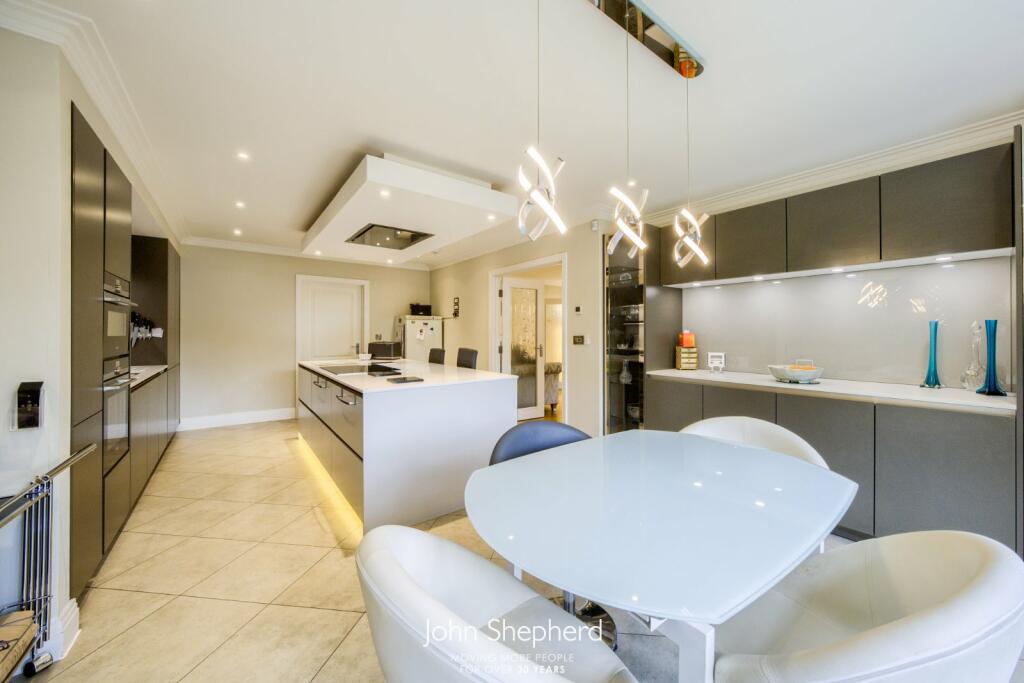 Additional property image - Whitefields Road, Solihull, West Midlands, B91