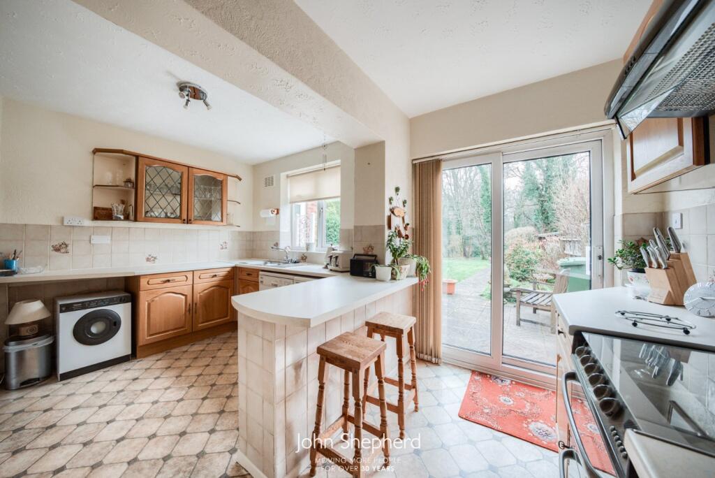 Additional property image - Henley Crescent, Solihull, West Midlands, B91