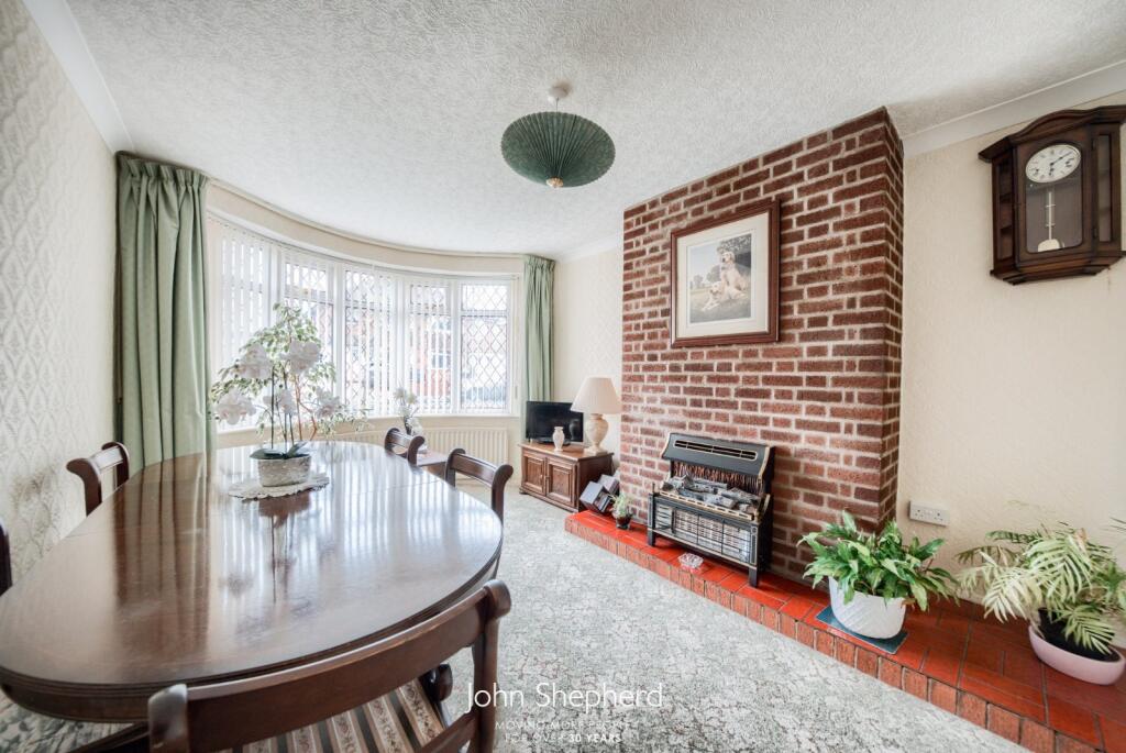 Additional property image - Henley Crescent, Solihull, West Midlands, B91