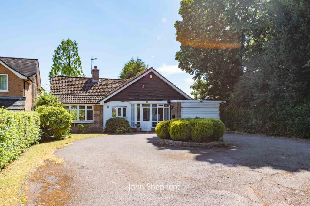 Main image of property: Oakley Wood Drive, Solihull, West Midlands, B91