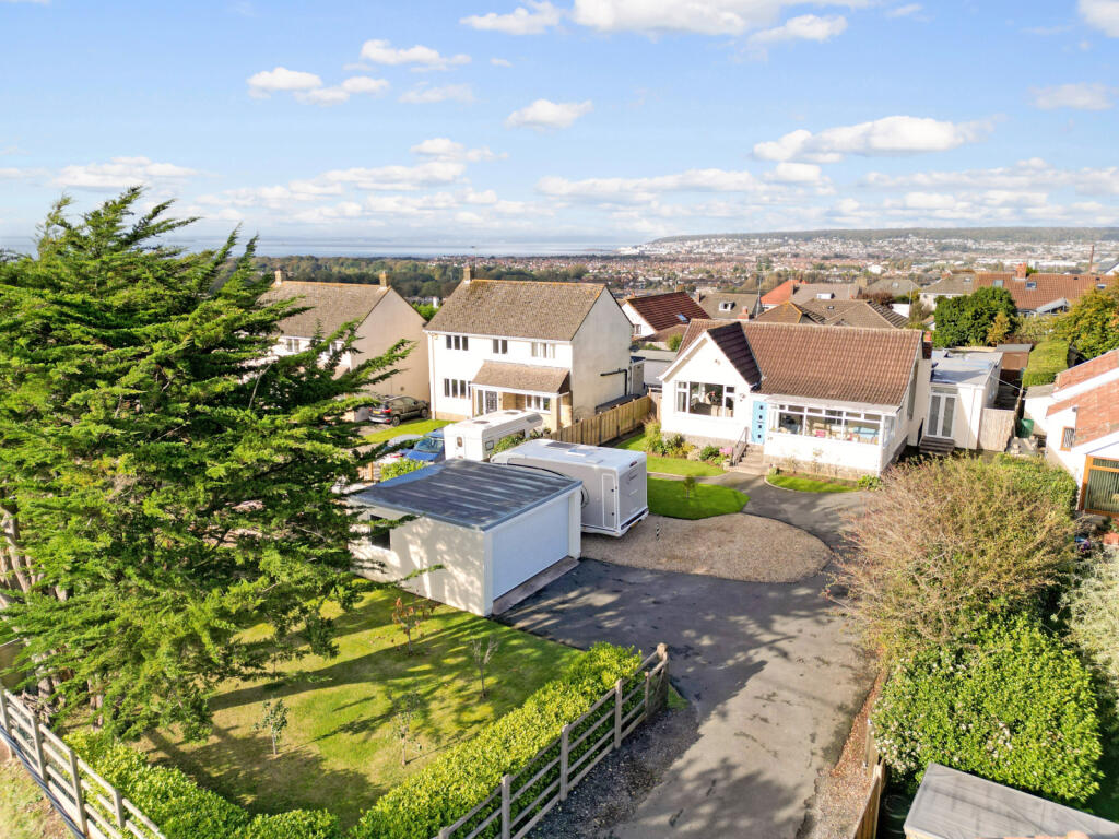 4 bedroom bungalow for sale in Bleadon Hill, WestonsuperMare