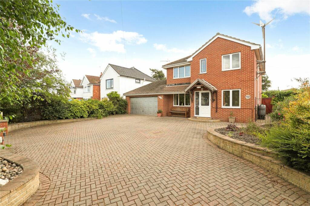 4 bedroom detached house for sale in Berrow Road, BurnhamonSea
