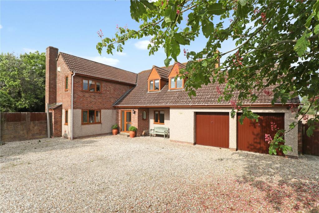 4 bedroom detached house for sale in Berrow Road, BurnhamonSea, TA8