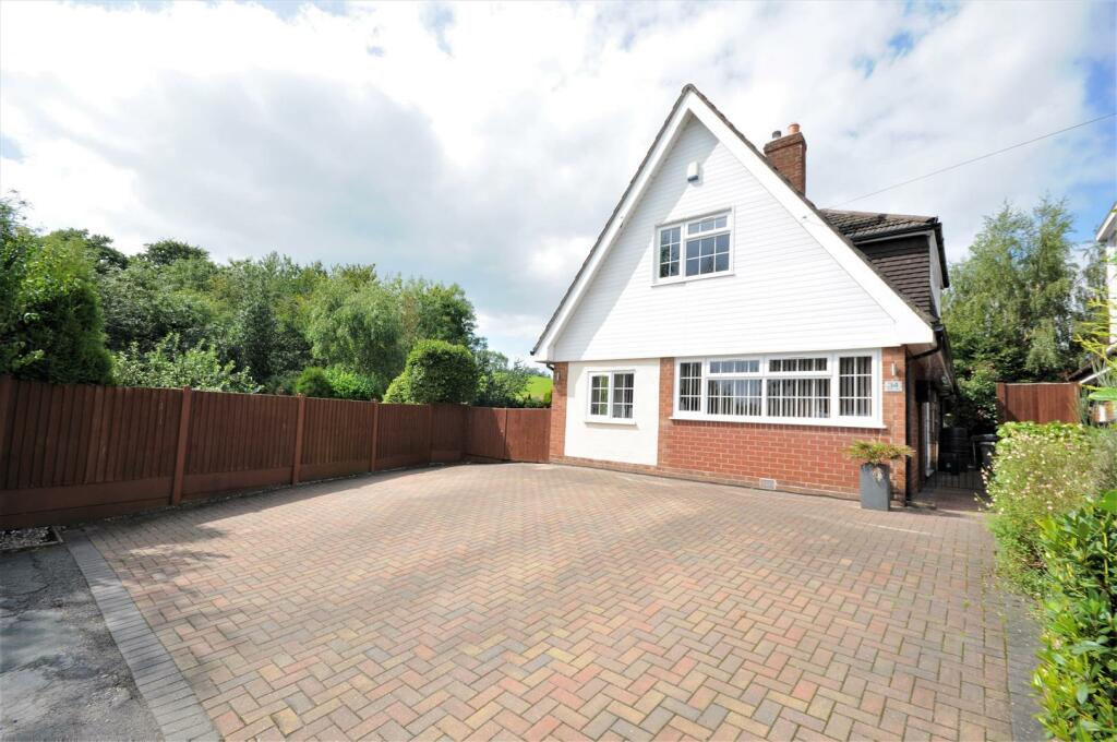4 bedroom detached house for sale in Bracken Close, Tittensor, ST12