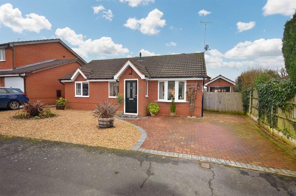 2 bedroom detached bungalow for sale in The Paddocks, Yarnfield, Stone