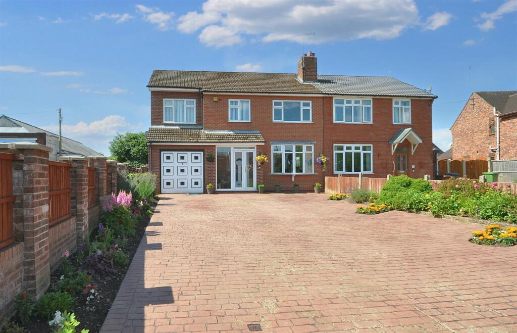 Main image of property: The Fillybrooks, Stone