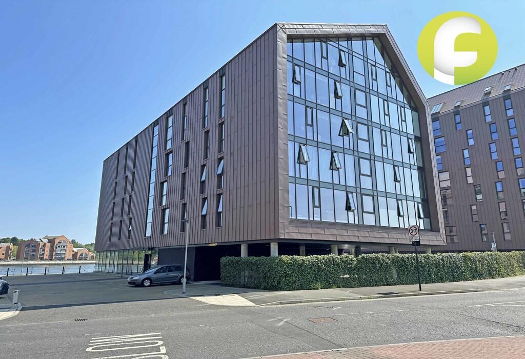 1 bedroom flat for sale in Smokehouse One Smiths Dock, Duke Street