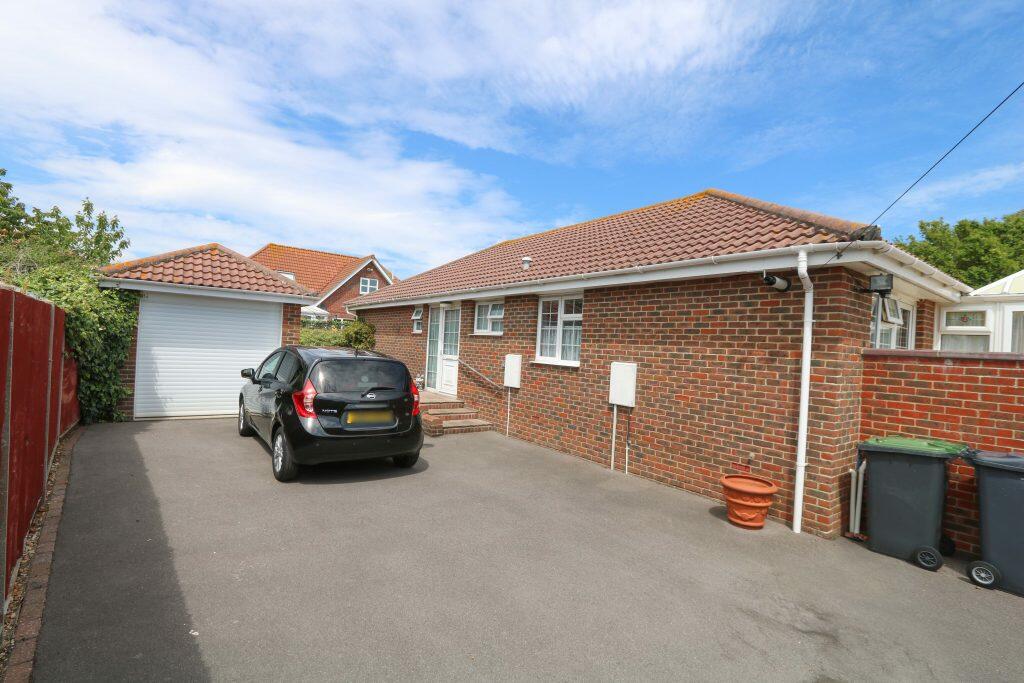 3 bedroom detached bungalow for sale in Nutbourne Road, Hayling Island