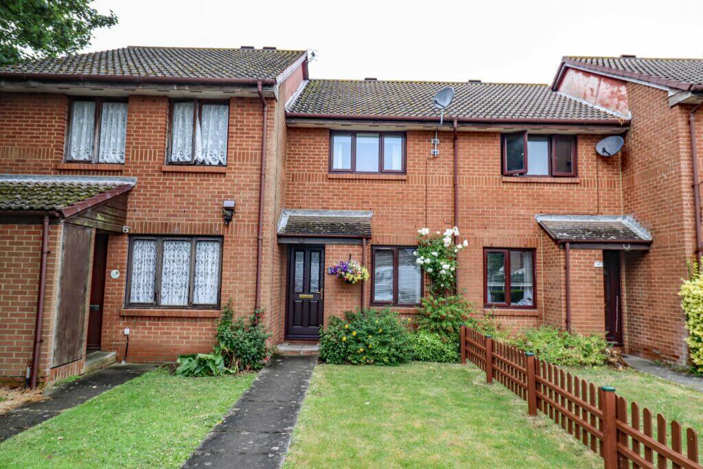 2 bedroom terraced house for sale in Fathoms Reach, Hayling Island, PO11