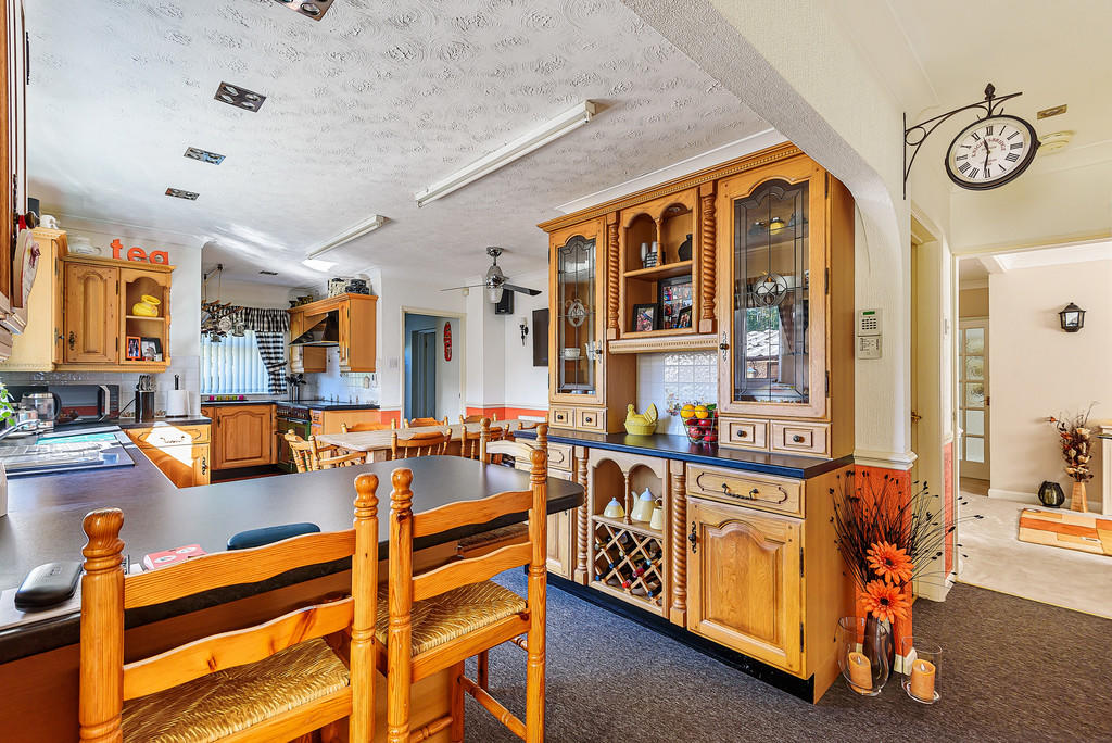 4 bedroom detached house for sale in Chapel Road, Dersingham, PE31