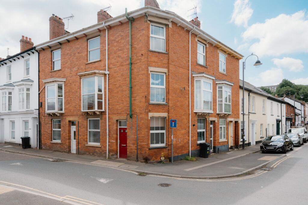 3 bedroom town house