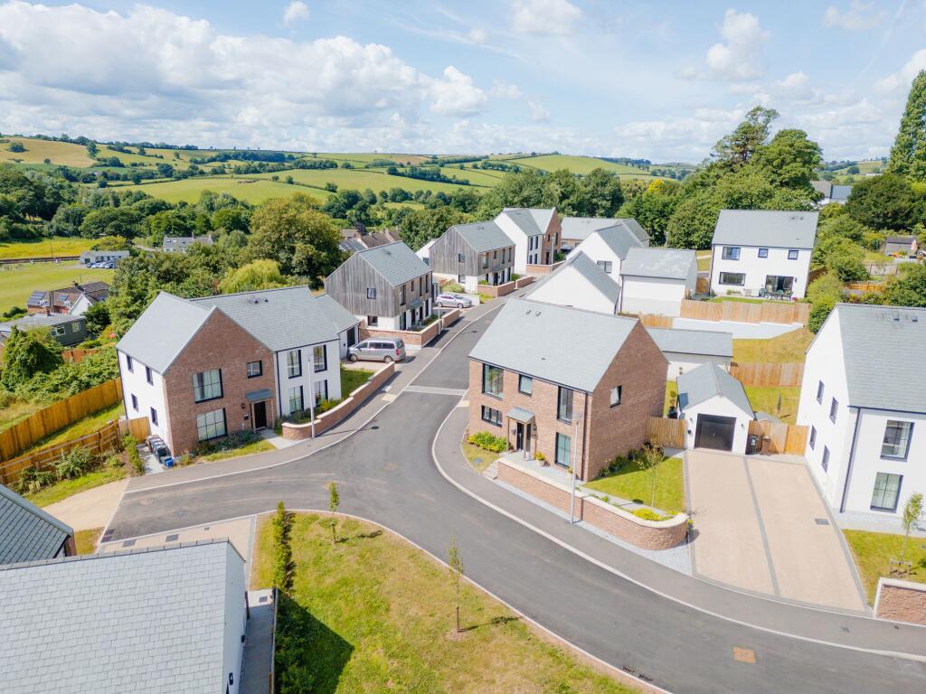 Main image of property: 10 Weavers Way, Sandford, EX17 4NT