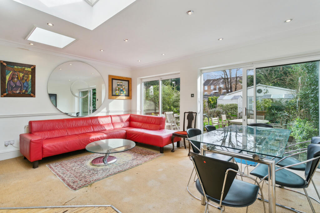 5 bedroom semidetached house for sale in Madrid Road, Barnes, SW13