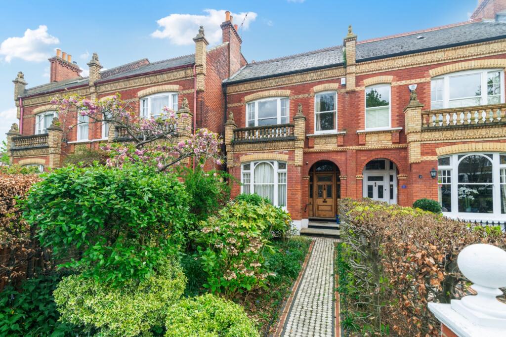 Main image of property: The Crescent, 
Barnes, SW13