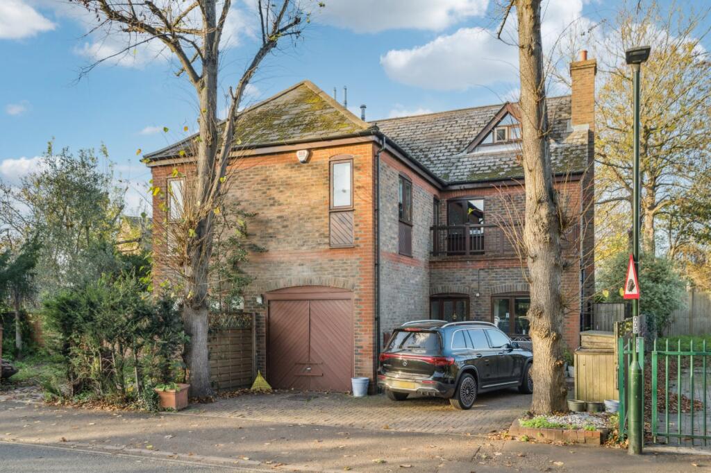 Main image of property: Queen Elizabeth Walk, 
Barnes, SW13