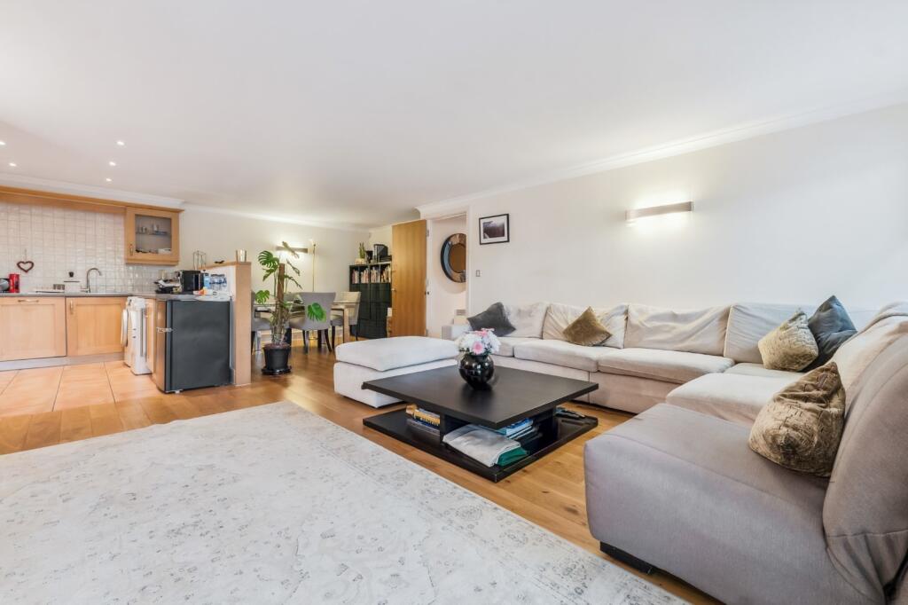 Main image of property: Chiswick High Road,
Turnham Green, W4