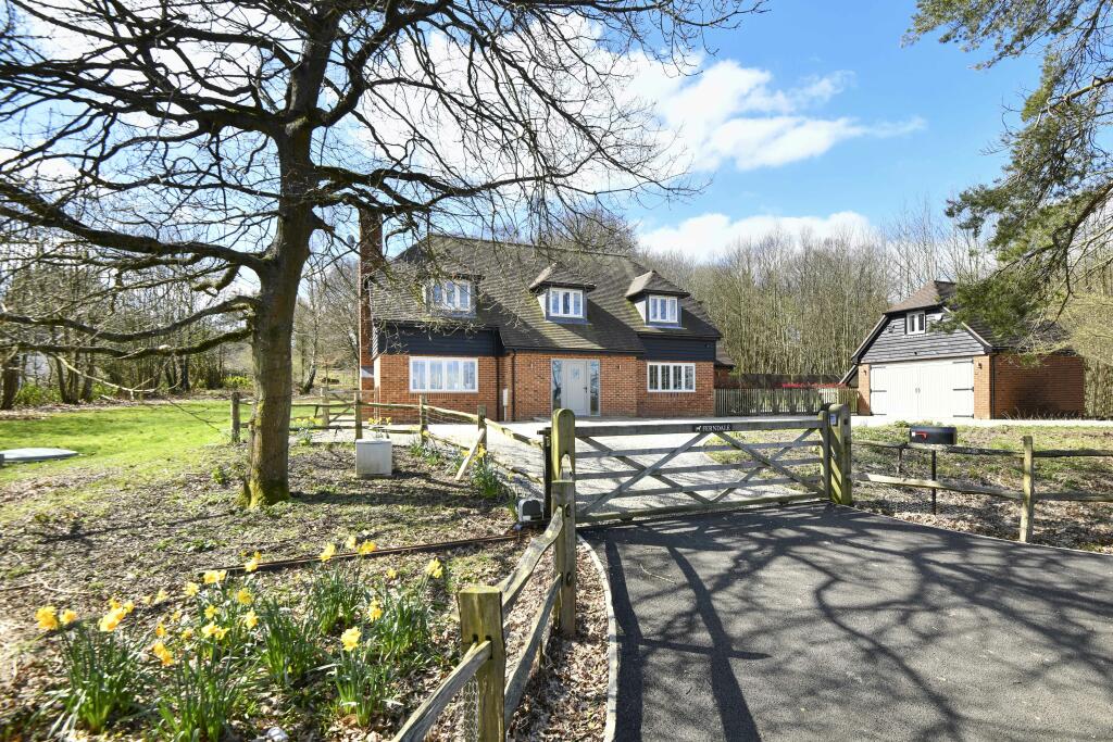 3 bedroom detached house for sale in Rural Charing, TN27