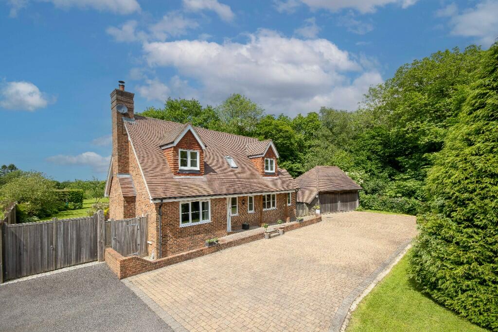 4 bedroom detached house for sale in Challock, TN25