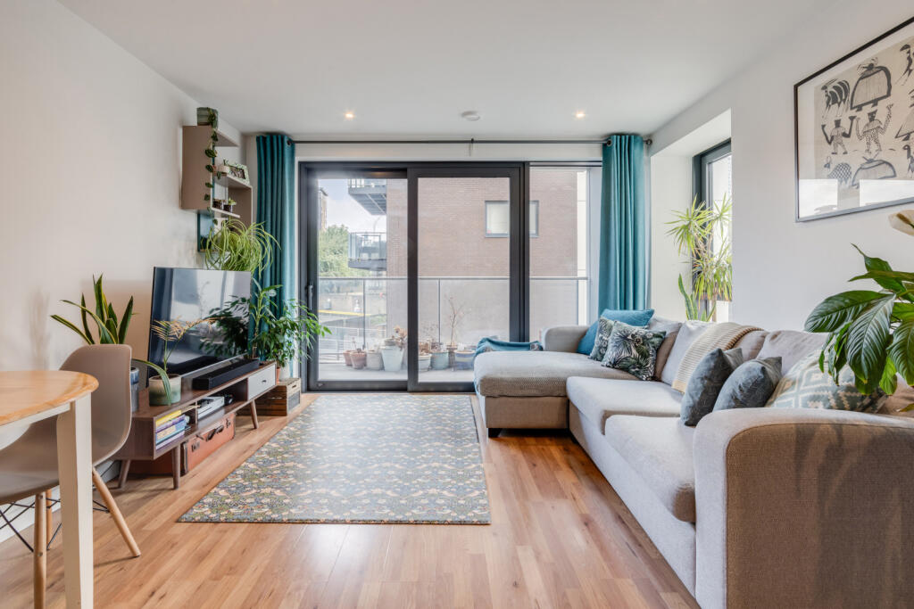 Main image of property: Horizons Tower, 
1 Yabsley Street, E14