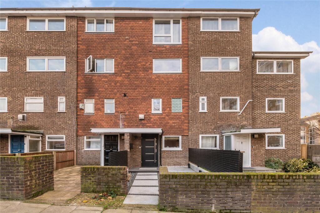 Main image of property: Capstan Square, 
Cubitt Town, E14
