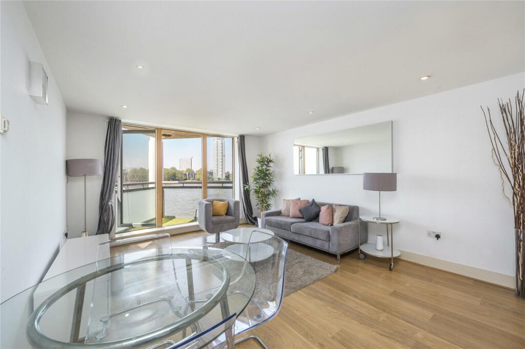 2 bedroom flat for sale in Orion Point, 7 Crews Street, E14