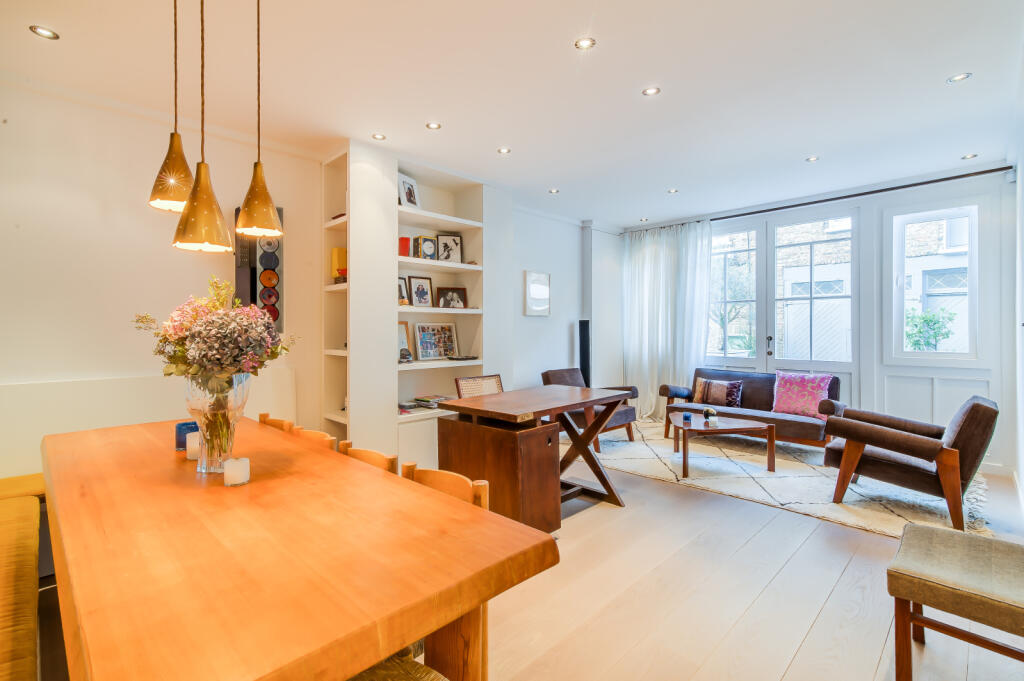 4 bedroom mews property for sale in Southwick Mews, Paddington, W2