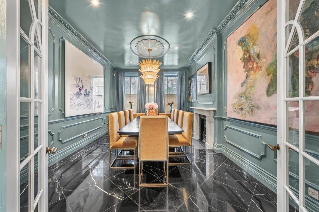 Main image of property: Connaught Square, 
Hyde Park, W2