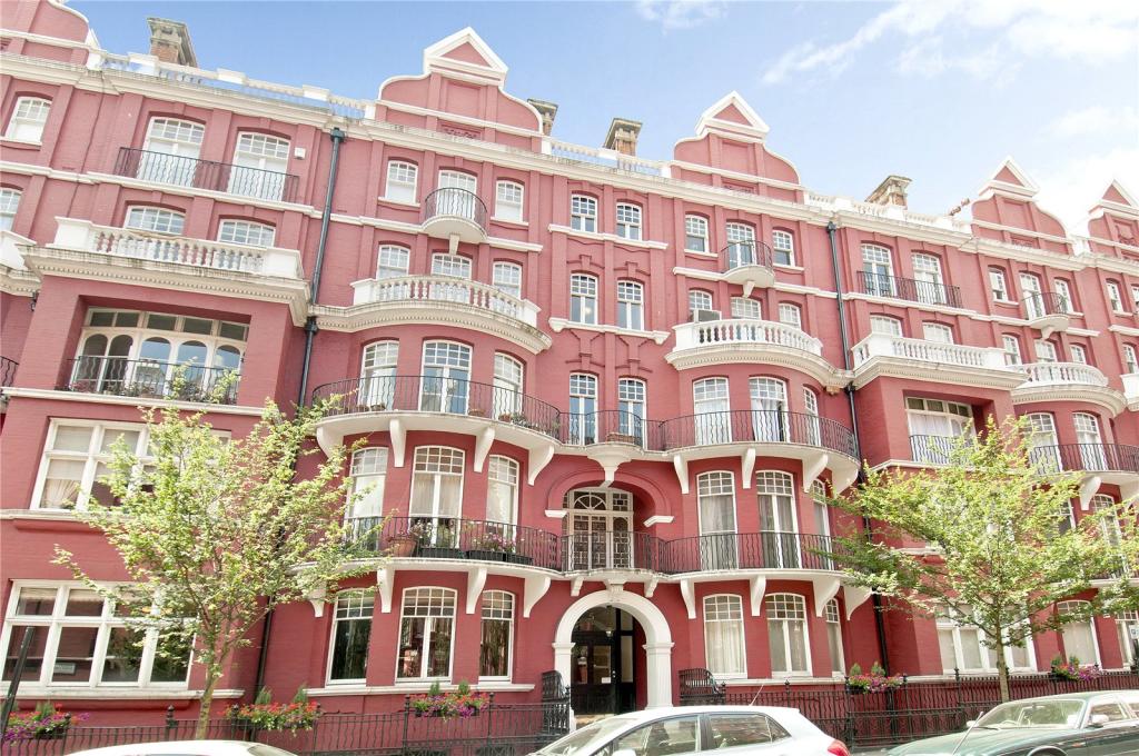 4 bedroom flat for sale in Hyde Park Mansions, Chapel Street