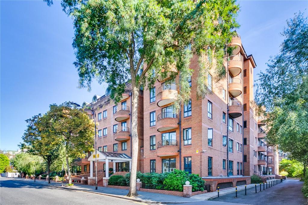 2 bedroom flat for sale in Huntsmore House, 35 Pembroke Road, London, W8