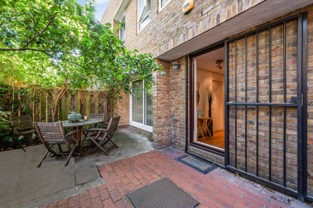 Main image of property: Cloysters Green, 
St. Katharine Docks, E1W