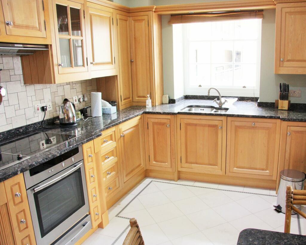 Additional property image - Thorndon Park, Ingrave, Brentwood, CM13
